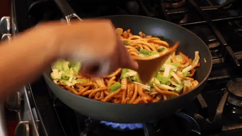 giff: video of making a stir fry
