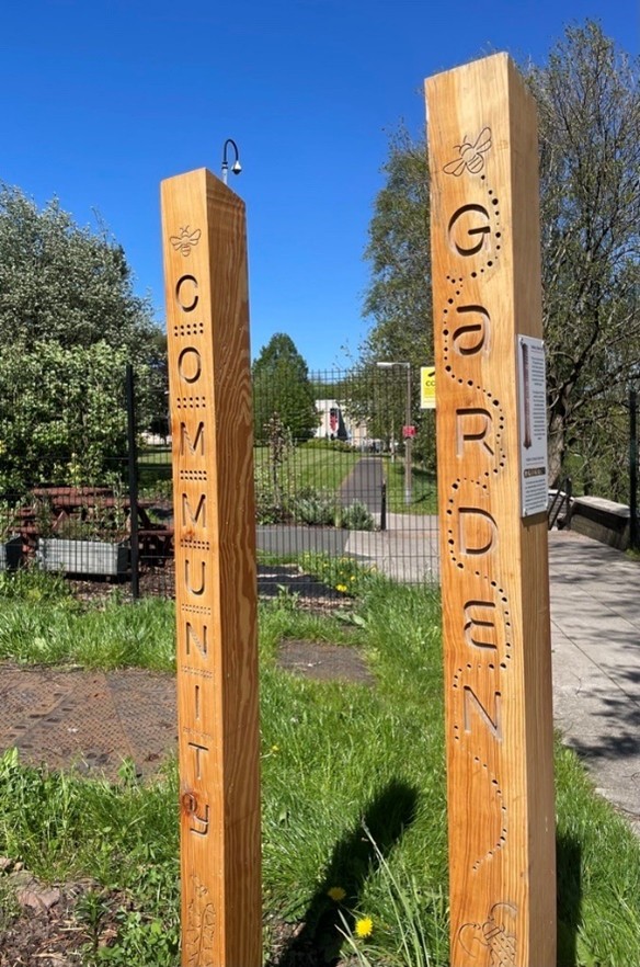 Niche bee posts on campus.