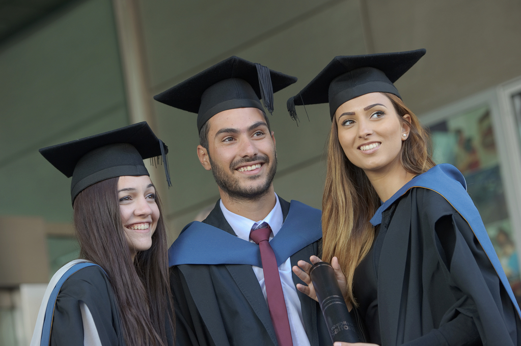 Маркетинговый университет. Graduate three women. Graduate 3d. Graduate three girl. Marketing University Vertical.