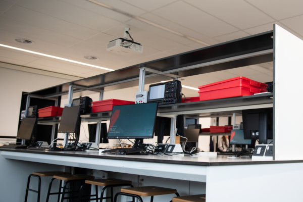 Image of electronics laboratory in the SEE building (including computers etc)